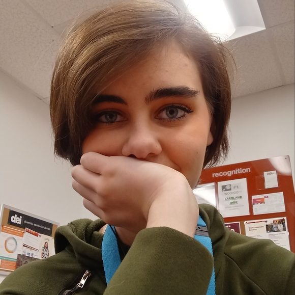 Meet your Posher, Moriah - Picture 2 of 3